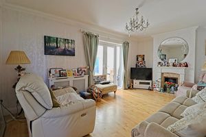 Living Room- click for photo gallery